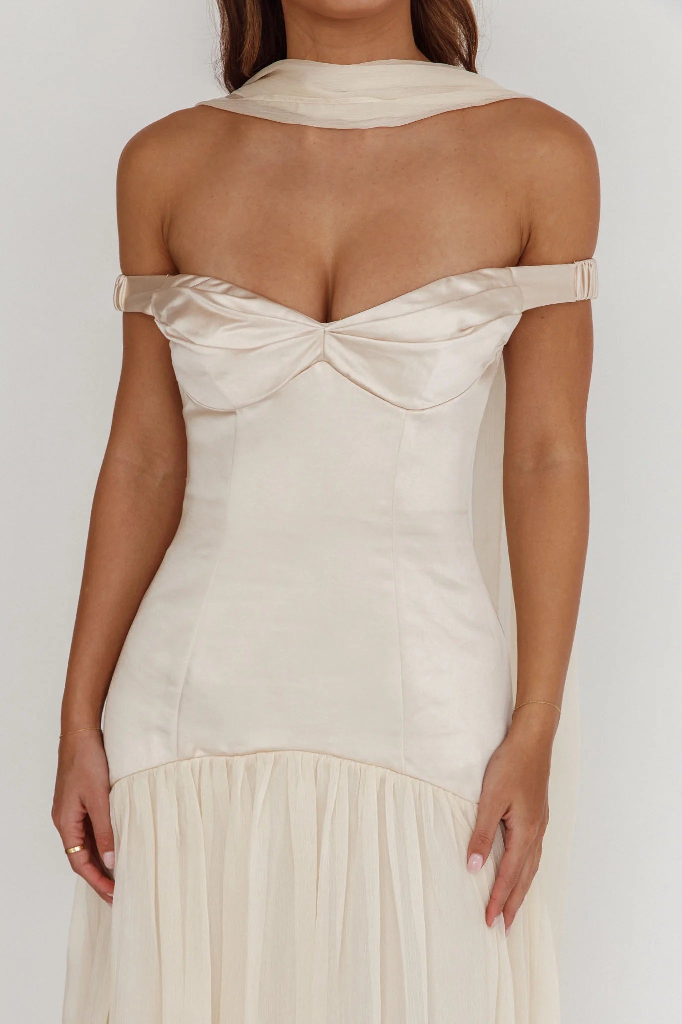 Robe Weitese élégante vert clair, épaules dénudées, corsage en satin, jupe en mousseline de soie et foulard à col licou, robe de bal